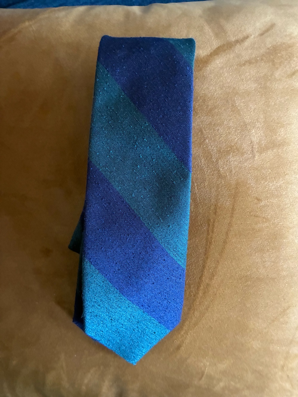 Knottery New York Men's Diagonal Stripe Silk Tie in Blue and Teal